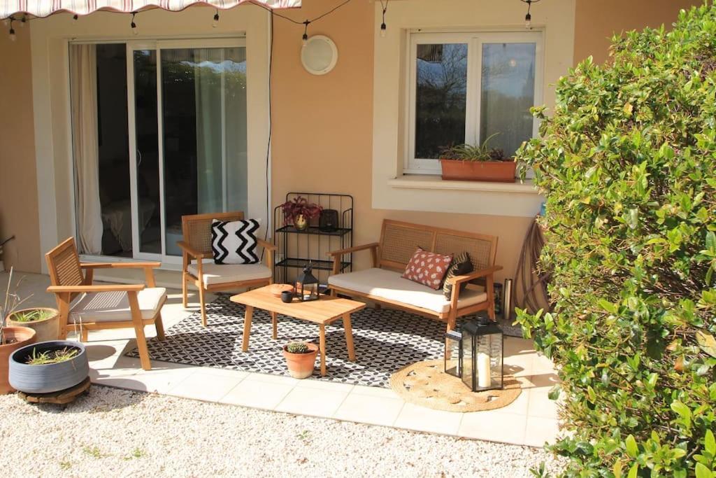 Cosy Appartement Entre Vignes Et Garrigue Avec Piscine Peret ภายนอก รูปภาพ