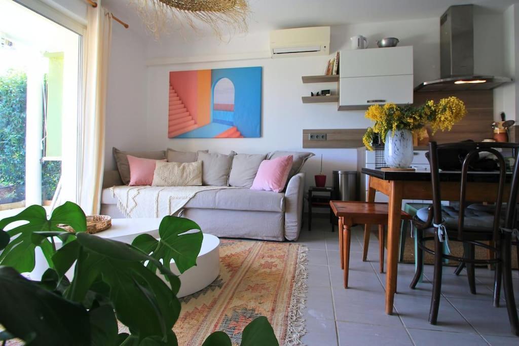 Cosy Appartement Entre Vignes Et Garrigue Avec Piscine Peret ภายนอก รูปภาพ